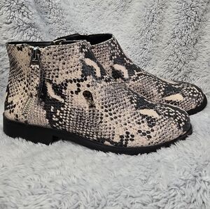 Time and Tru Black and Cream Snackskin Print Ankle Booties